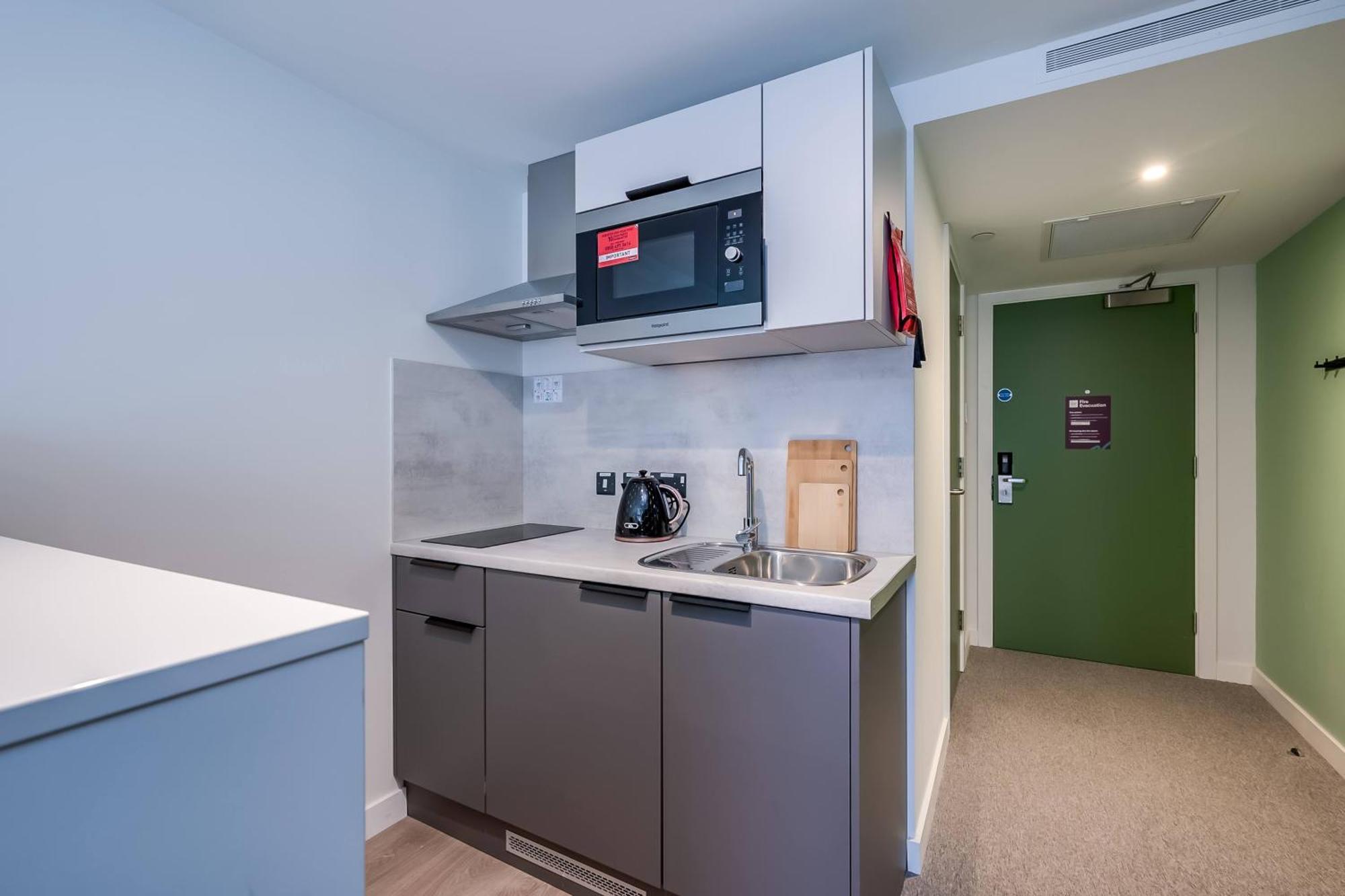 The Best Value Option For The City Centre - Non Students Welcome Belfast Exterior photo